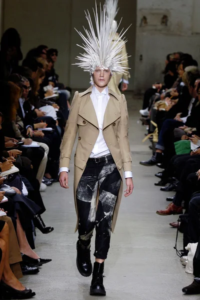 Look 3